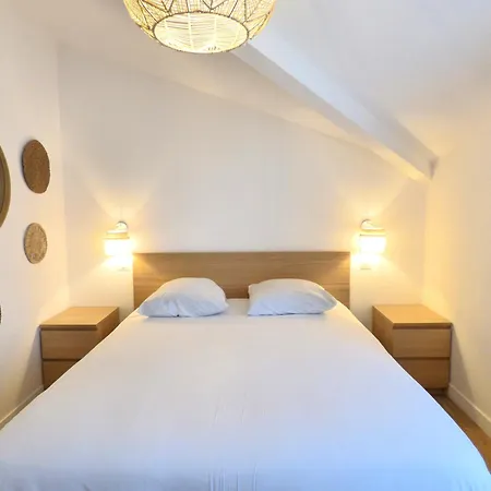 Heliosea, Piscine Chauffee, Jacuzzi, Climatisation Léon