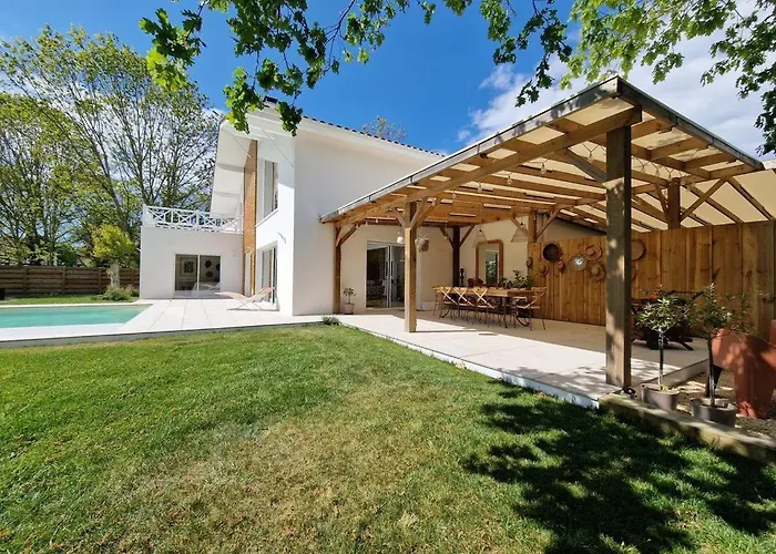 Heliosea, Piscine Chauffée, Jacuzzi, Climatisation Léon